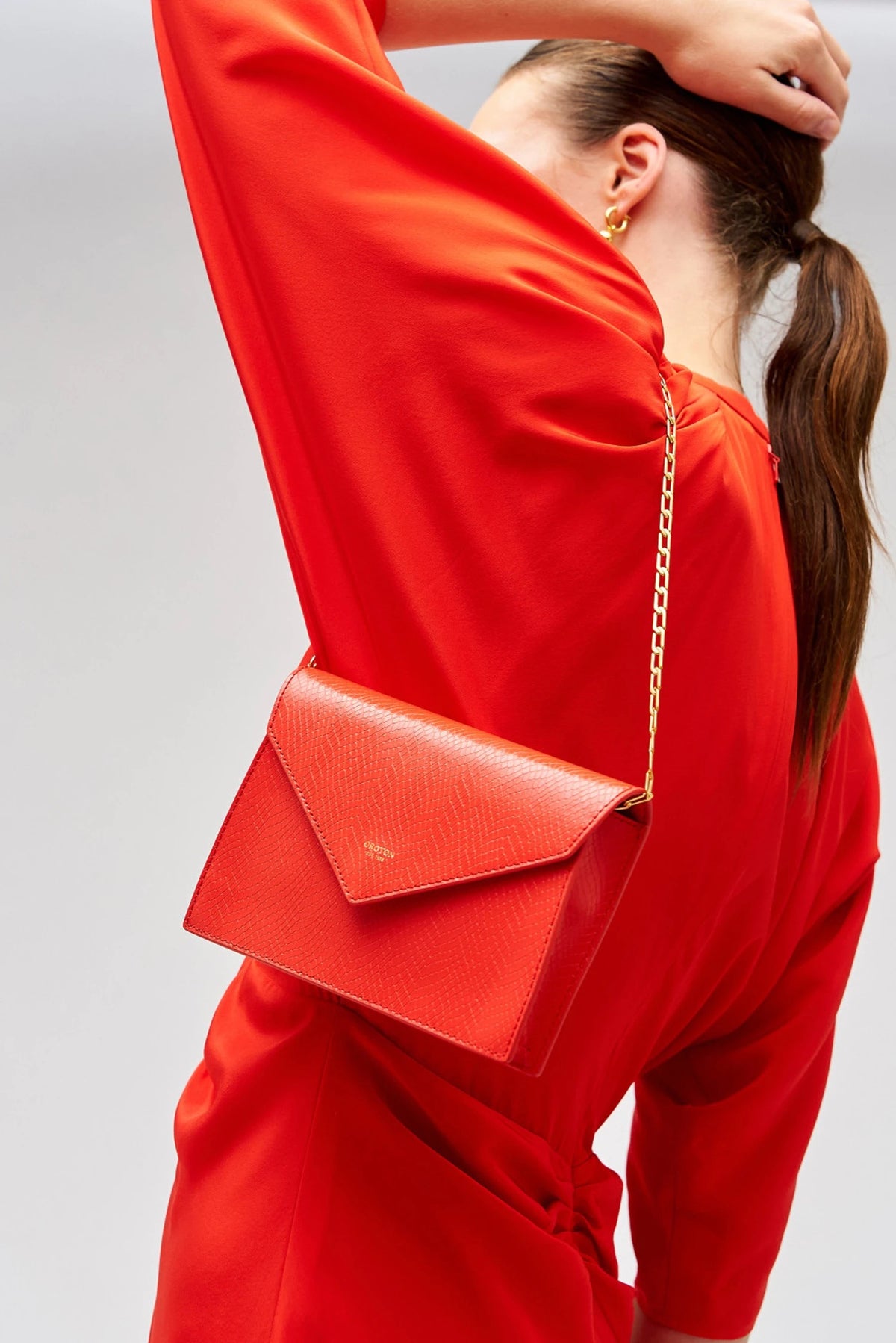 Mia Texture Clutch