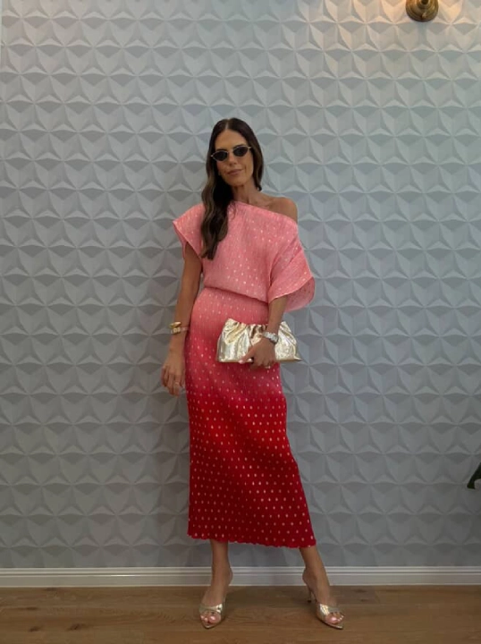 pink-red dress
